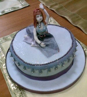 lynnspurplehaflacake071130-2sm.jpg